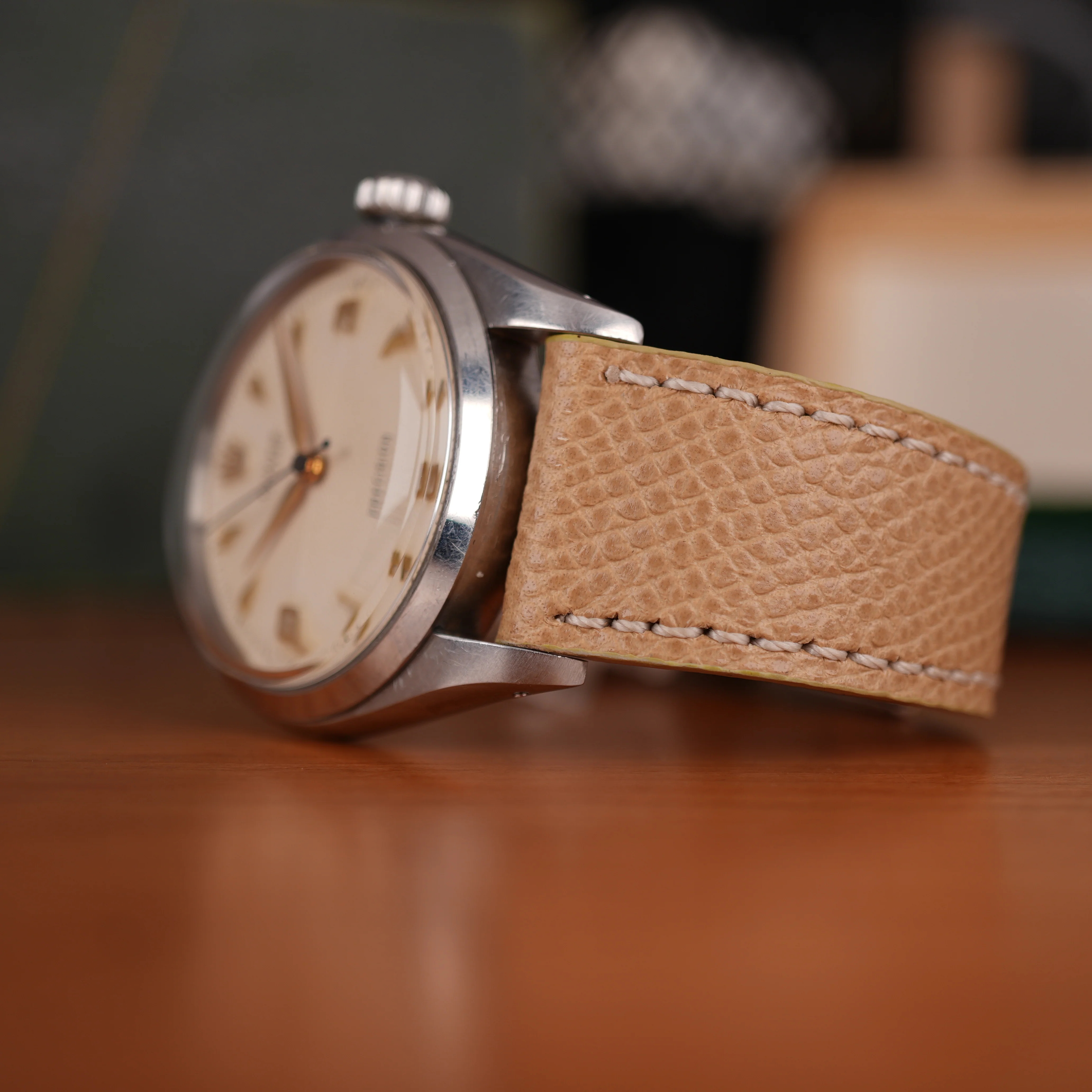 Sand Hammered Calfskin Ecru Stitches Watch strap - Image 11