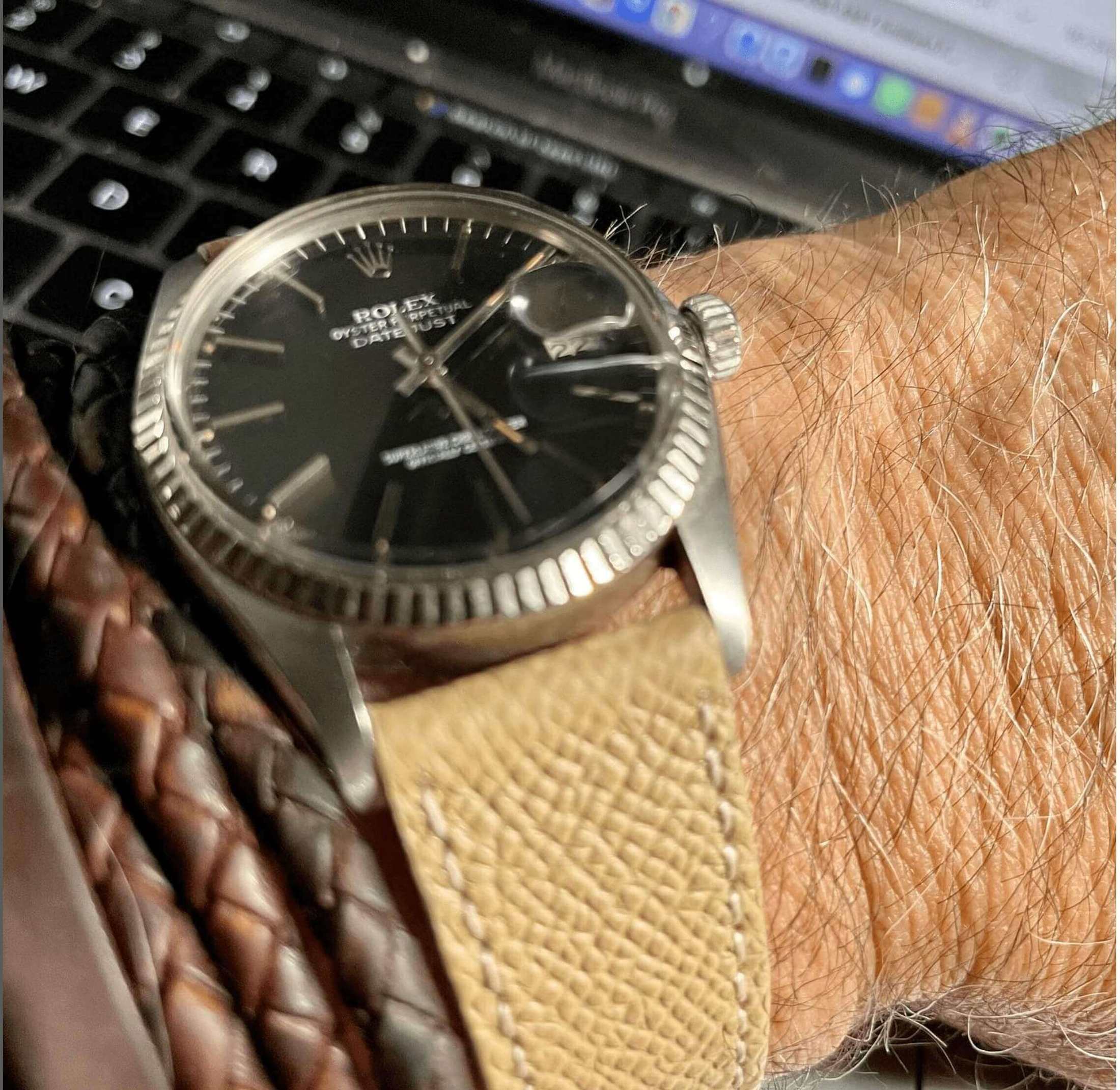 Sand Hammered Calfskin Ecru Stitches Watch strap - Image 13
