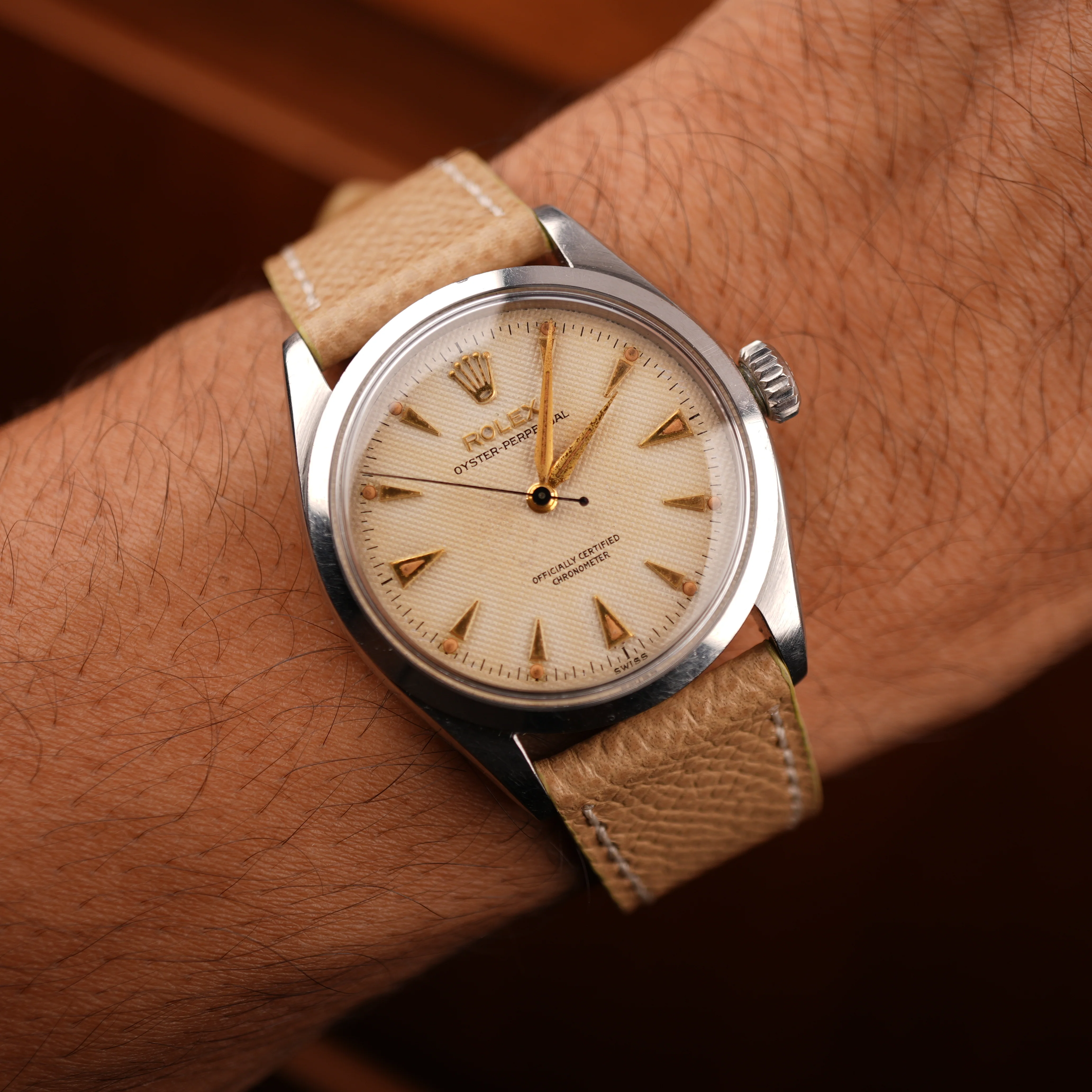 Sand Hammered Calfskin Ecru Stitches Watch strap - Image 6